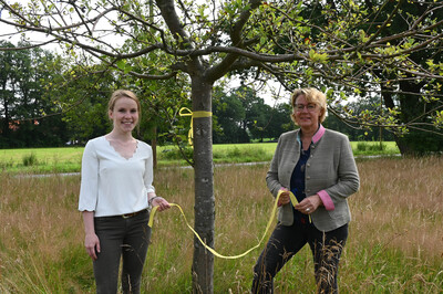 Gelbes Band_Ministerin Barbara Otte-Kinast